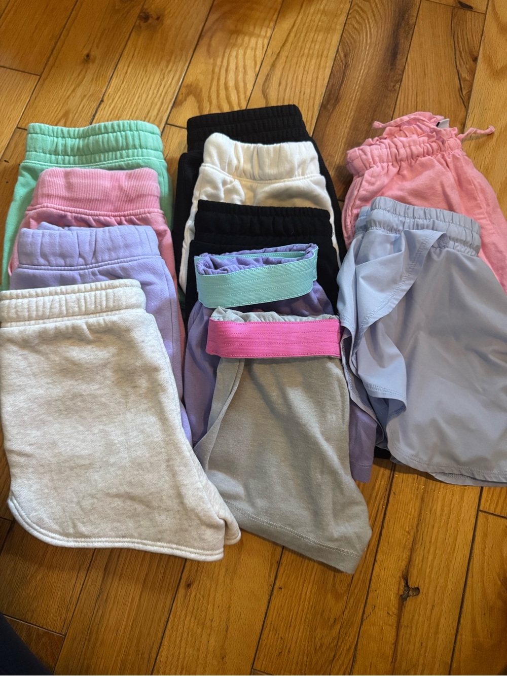 11 pairs of 4/5 shorts